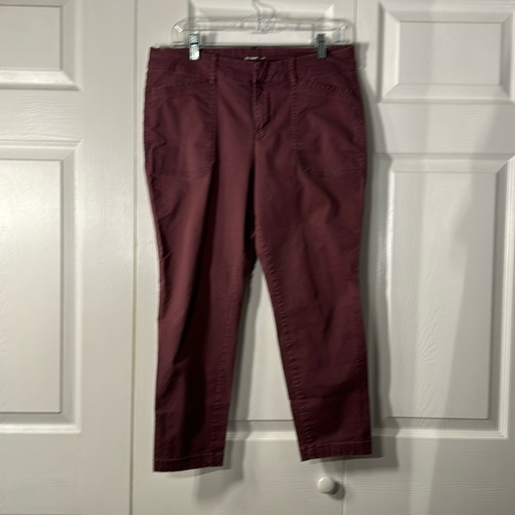 Old Navy Pants - Old Navy, petite pixie pants purple excellent condition size 12 petite